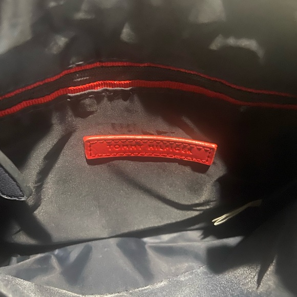 Tommy Hilfiger cross body - Picture 5 of 5